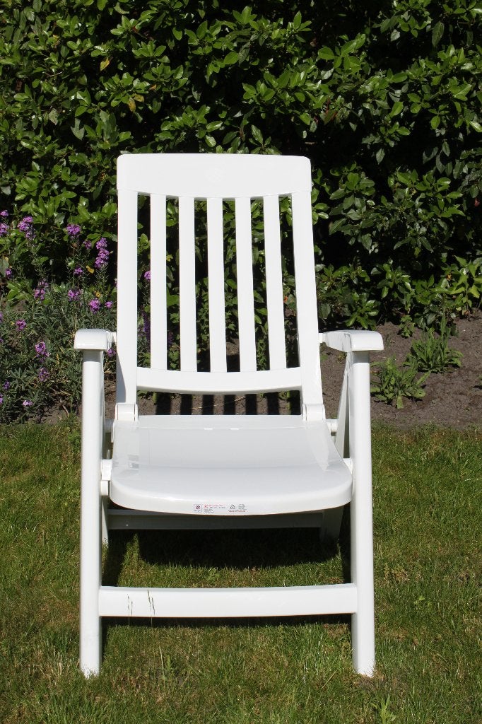 vier witte verstelbare tuinstoelen, Tuin en Terras, Tuinstoelen, Nieuw, Kunststof, Inklapbaar, Verstelbaar, Ophalen of Verzenden