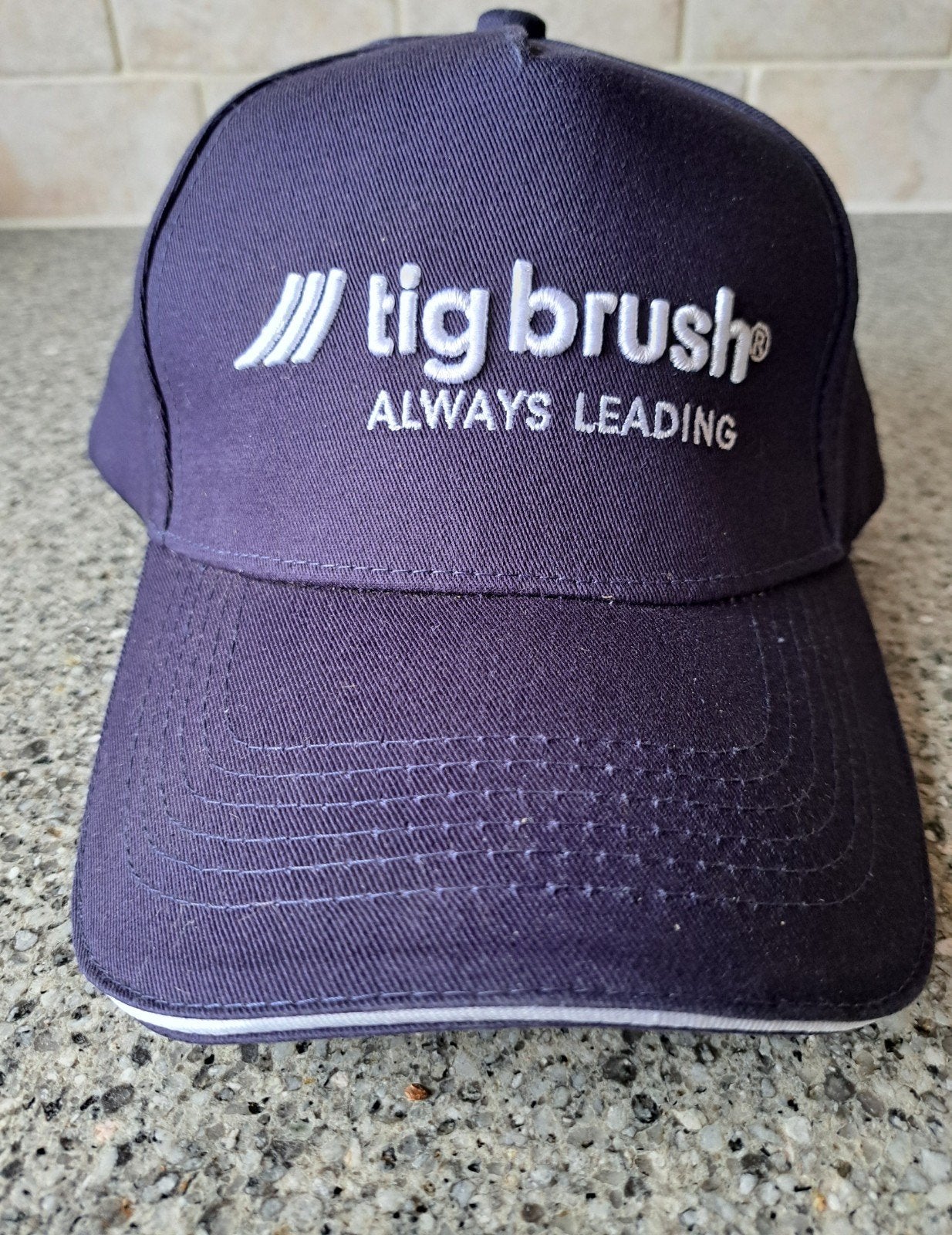 Nieuwe pet Tig Brush always leading erop geborduurd, Ophalen of Verzenden, Nieuw, One size fits all, Pet