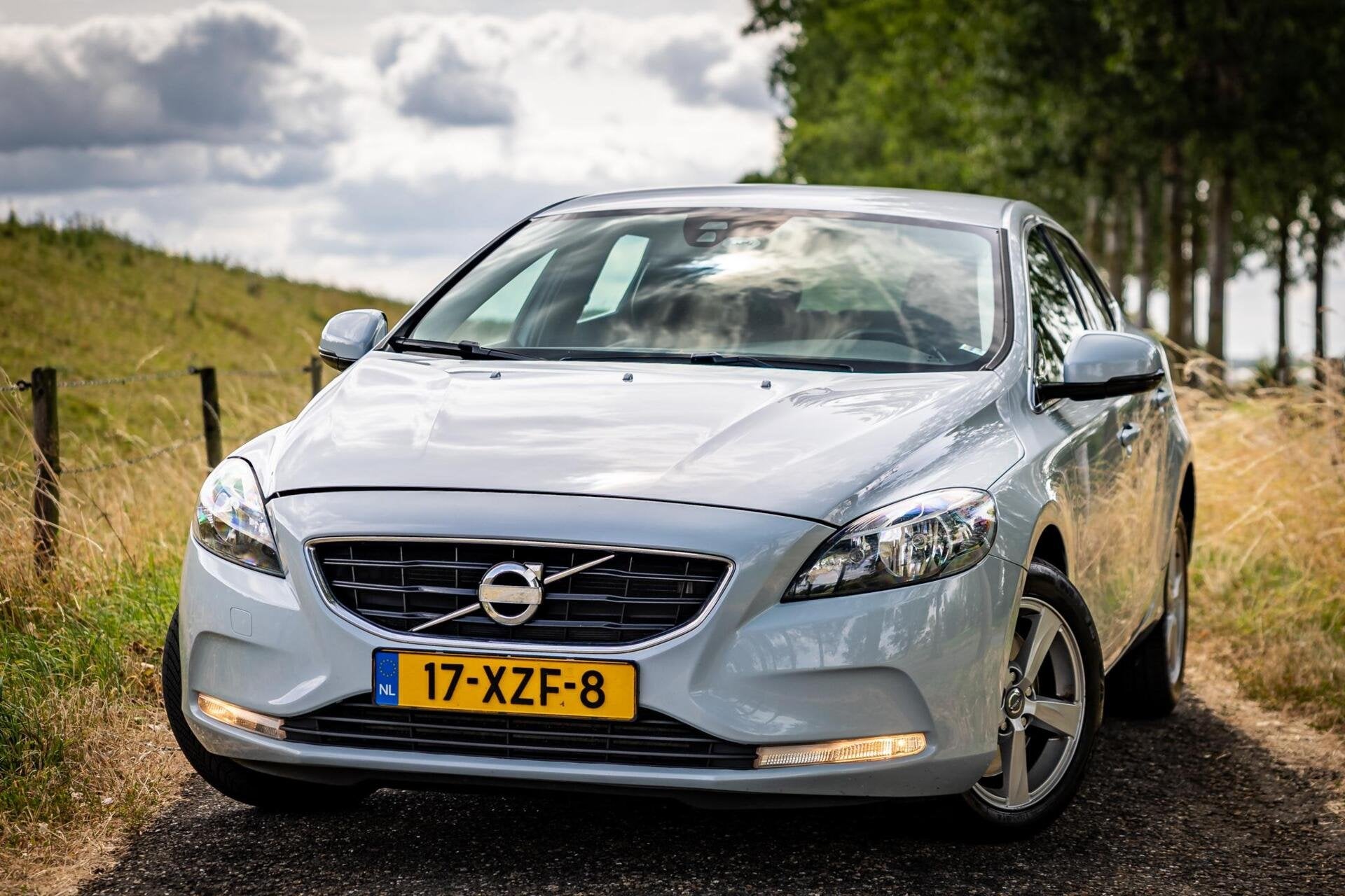 Volvo V40 2.0 D3 Kinetic | Nette auto | Goed onderhouden, Auto's, Volvo, Euro 5, Gebruikt, 749 kg, Blauw