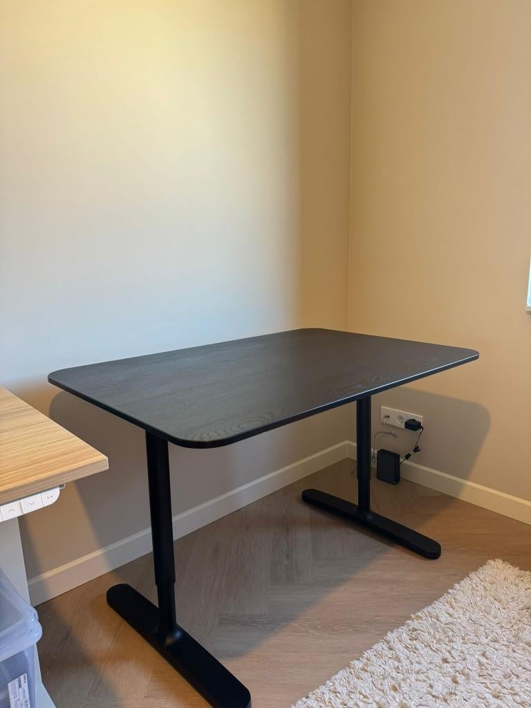 BEKANT Bureau Zwart, Ophalen, Scandinavisch, Metaal, Zo goed als nieuw