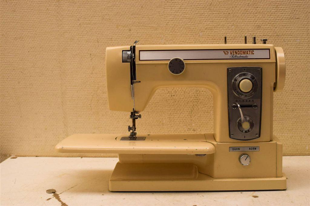 Vendomatic Full Automatic naaimachine in koffer 49957, Ophalen of Verzenden, Gebruikt, Naaimachine, Singer