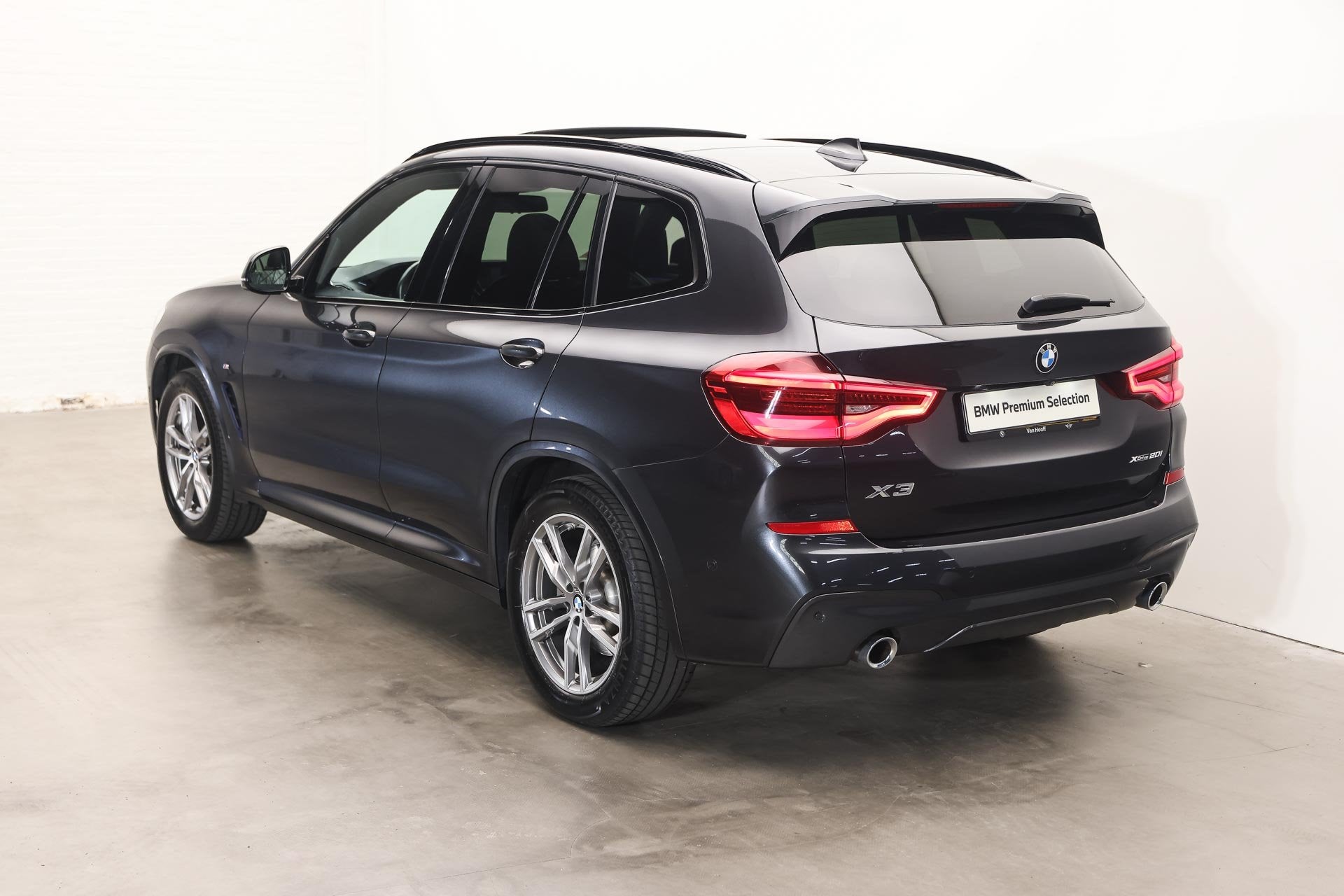 BMW X3 xDrive20i M Sport Automaat / Panoramadak / Sportstoel, Gebruikt, 4 cilinders, Leder en Stof, Bedrijf
