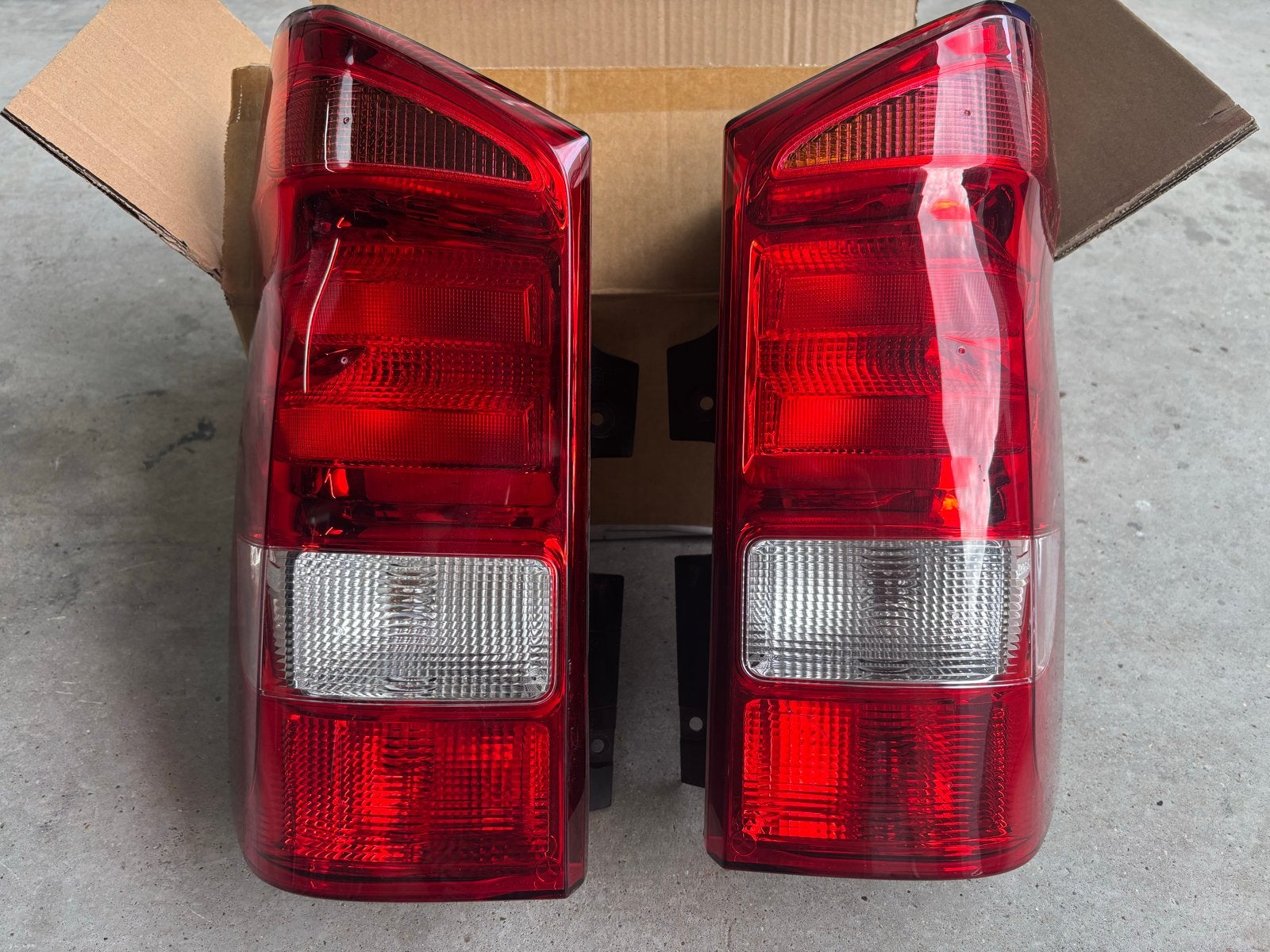 2 originele achterlicht units voor Mercedes-Benz Vito (2022), Ophalen of Verzenden, Gebruikt, Mercedes-Benz