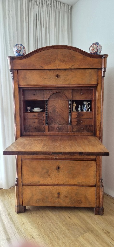 Walnotenhouten Secretaire, Ophalen