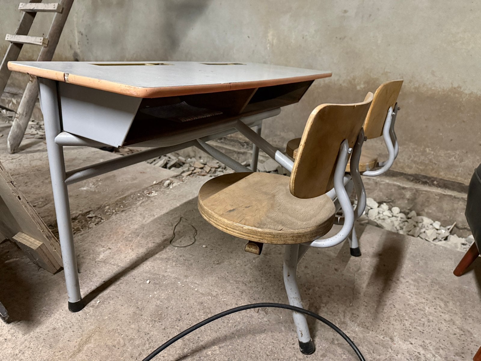Schoolbankje vintage, Huis en Inrichting, Bureaus, Ophalen, Opbergruimte, 110 cm, Kinderbureau