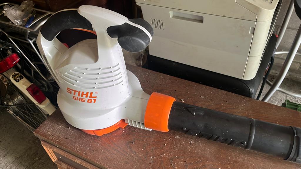 Stihl SHE 81 Elektrische Bladblazer/Bladzuiger, Gebruikt, Met zuigfunctie, Handgedragen, Ophalen of Verzenden