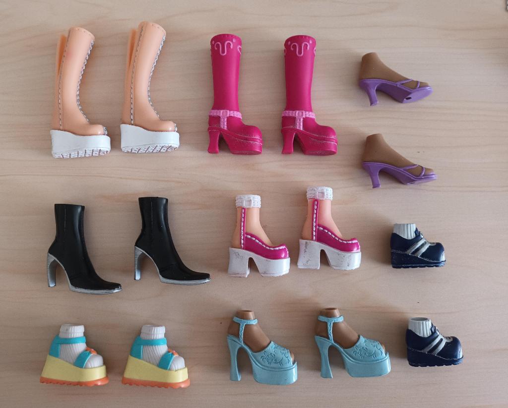 8 paar Bratz schoenen uit 2001, Ophalen of Verzenden, Zo goed als nieuw, Barbie