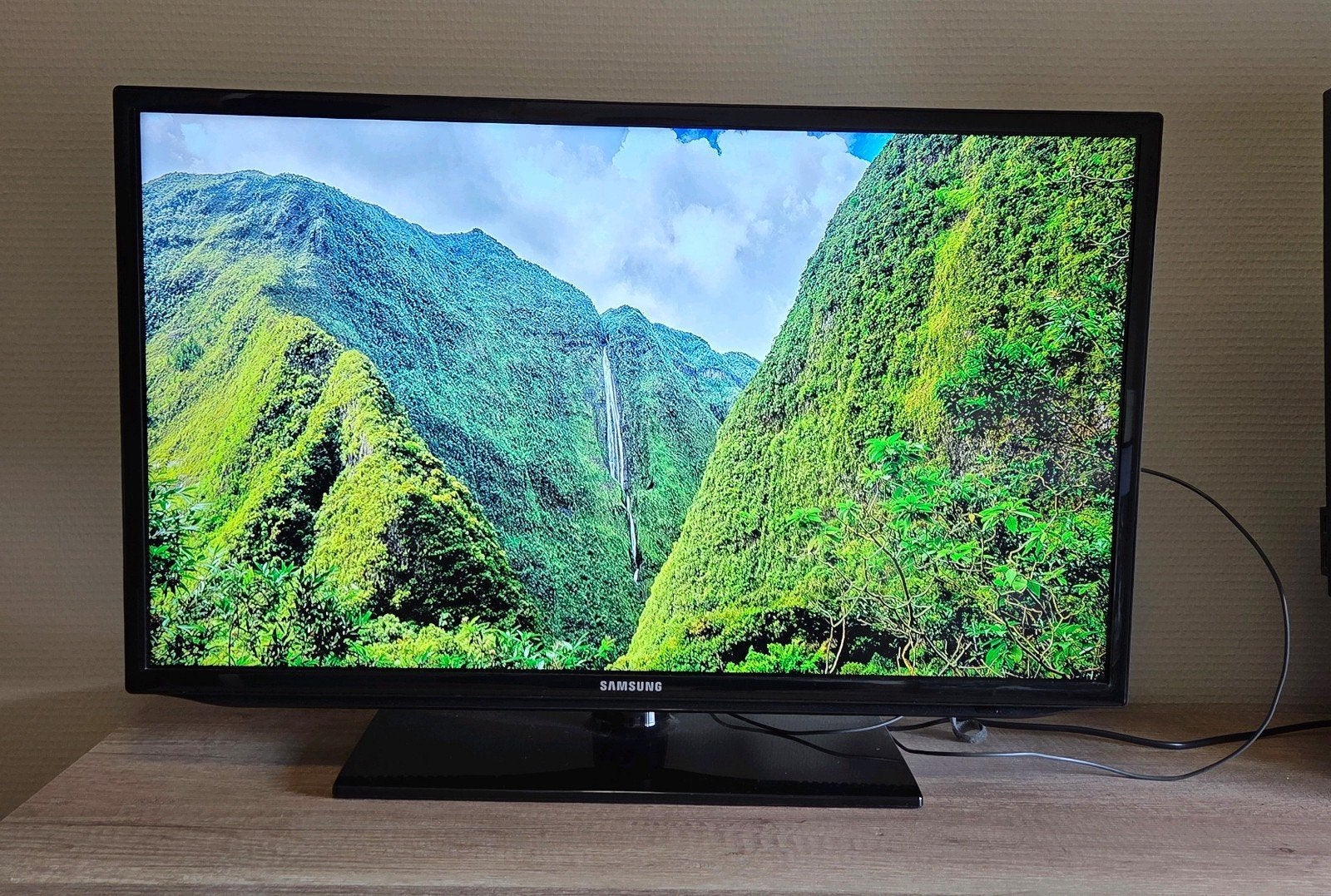 Samsung 32 inch full HD TV inclusief chromecast, Ophalen, Gebruikt, 50 Hz, LCD