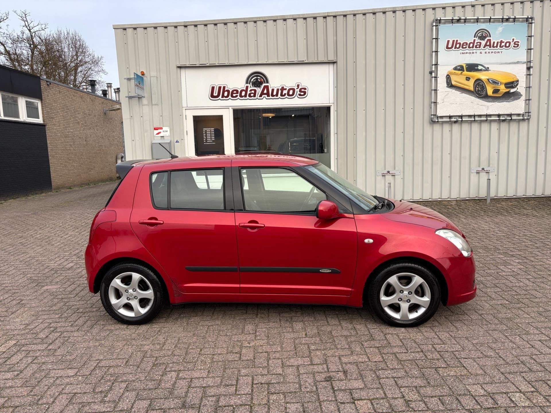 Suzuki Swift 1.3 Shogun NL AUTO 5 DEURS AIRCO 2999E, Voorwielaandrijving, Zwart, 400 kg, Swift