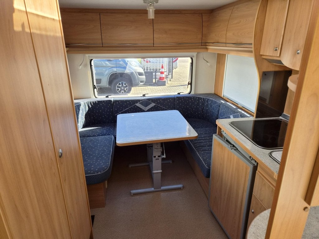 Bürstner Ventana 460 TS Mover-Luifel met voorwand, Caravans en Kamperen, Fietsenrek, Rondzit, Bedrijf, 5 tot 6 meter