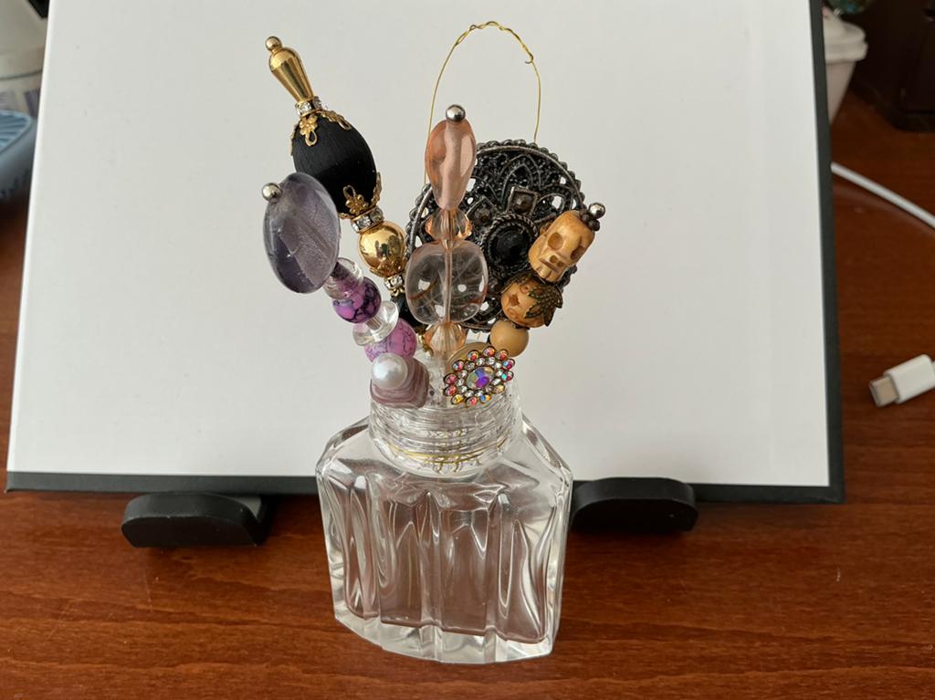 Oud potje met 7 hoedenspelden, Sieraden, Tassen en Uiterlijk, Verzenden, Overige materialen, Overige typen