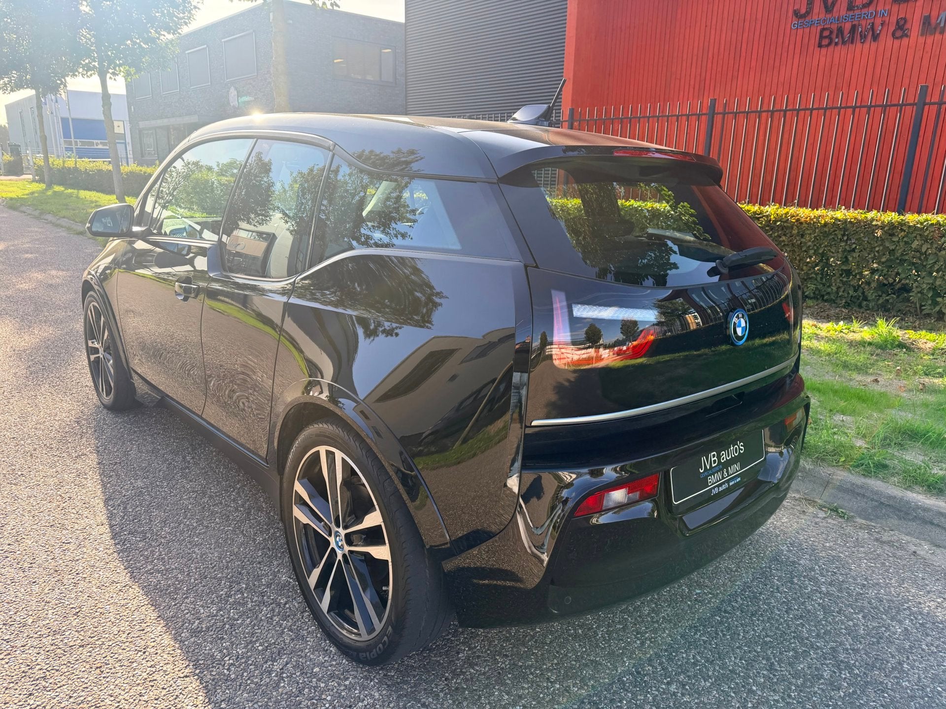 BMW I3 I3S 120Ah 42 kWh, stoelverwarming, warmtepomp, Automaat, Gebruikt, Zwart, Verwarmde buitenspiegels