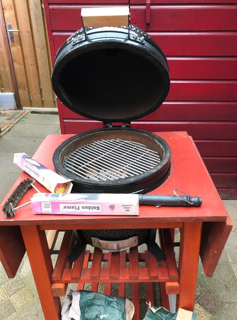 barbecue, BBQ 15 inch met tafel en veel acc. 2x gebruikt, Tuin en Terras, Houtskoolbarbecues, Ophalen, Zo goed als nieuw, Patton