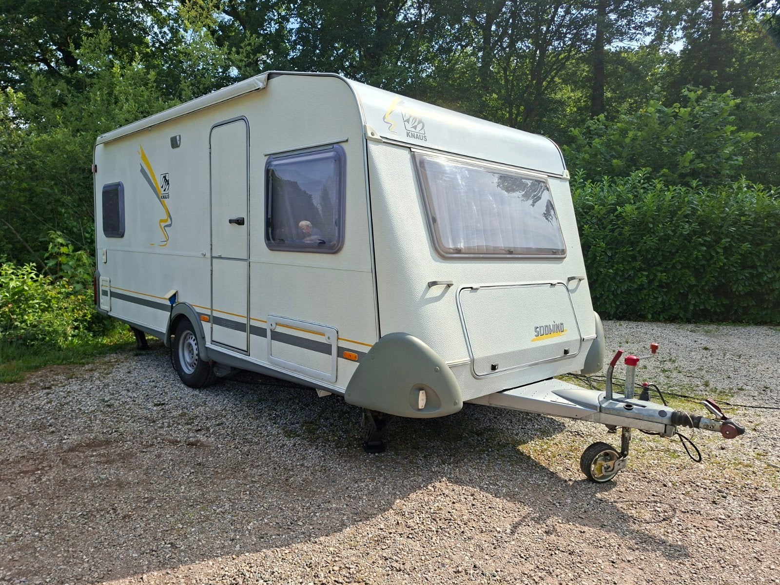 Nette Knaus 450 Südwind (2000) met mover en vloerverwarming, Particulier