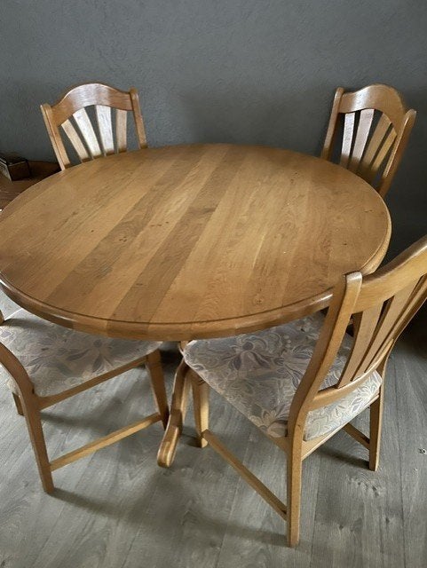 eethoek rond, Ophalen, Gebruikt, Vier personen, 100 tot 150 cm