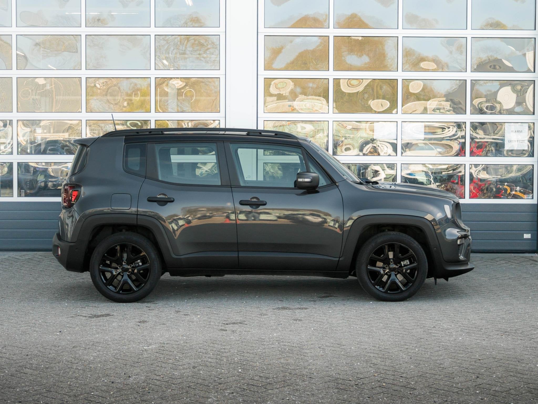 Jeep Renegade 1.5T e-Hybrid Summit | Leder | Schuif/Kantelda, Auto's, 12 maanden, Gebruikt, 4 cilinders, Verwarmde buitenspiegels
