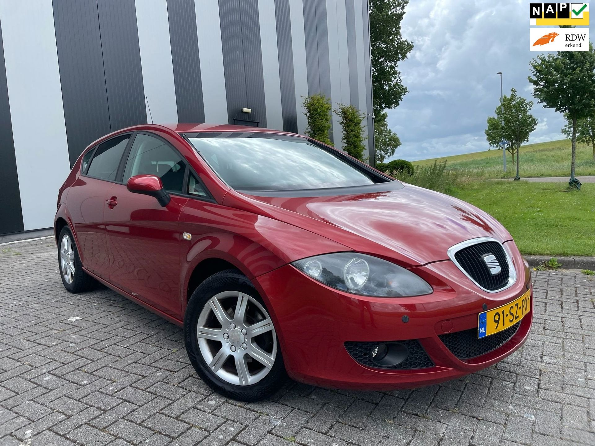 Seat Leon 1.6 Stylance Nw APK-Clima-Cruise-Pdc-Lmv-Trekhaak, Gebruikt, 4 cilinders, Leon, Parkeersensor