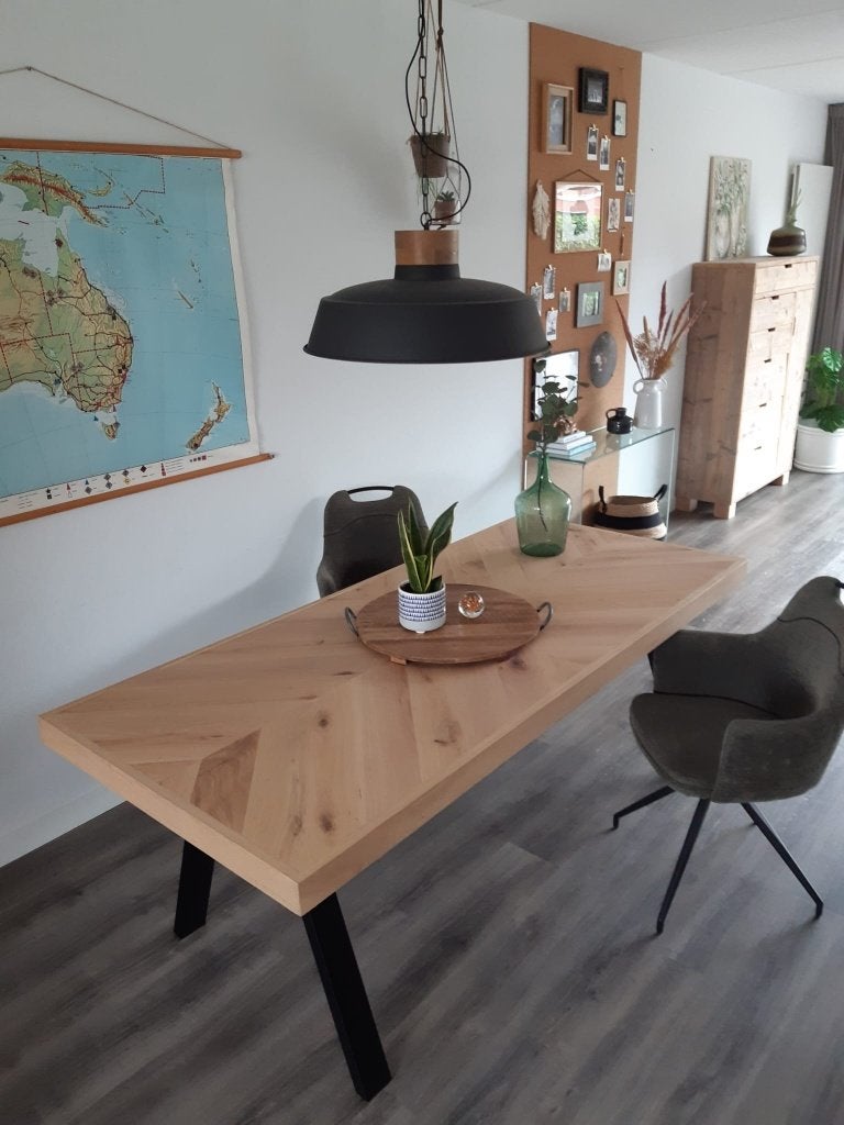 Eiken eettafel visgraat kruispatroon 200x90, Ophalen, Gebruikt, Eikenhout, 200 cm of meer