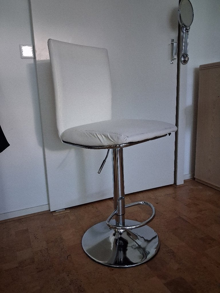 Barstoel, Huis en Inrichting, Barkrukken, Ophalen, Met voetsteun, 60 tot 90 cm, Leer