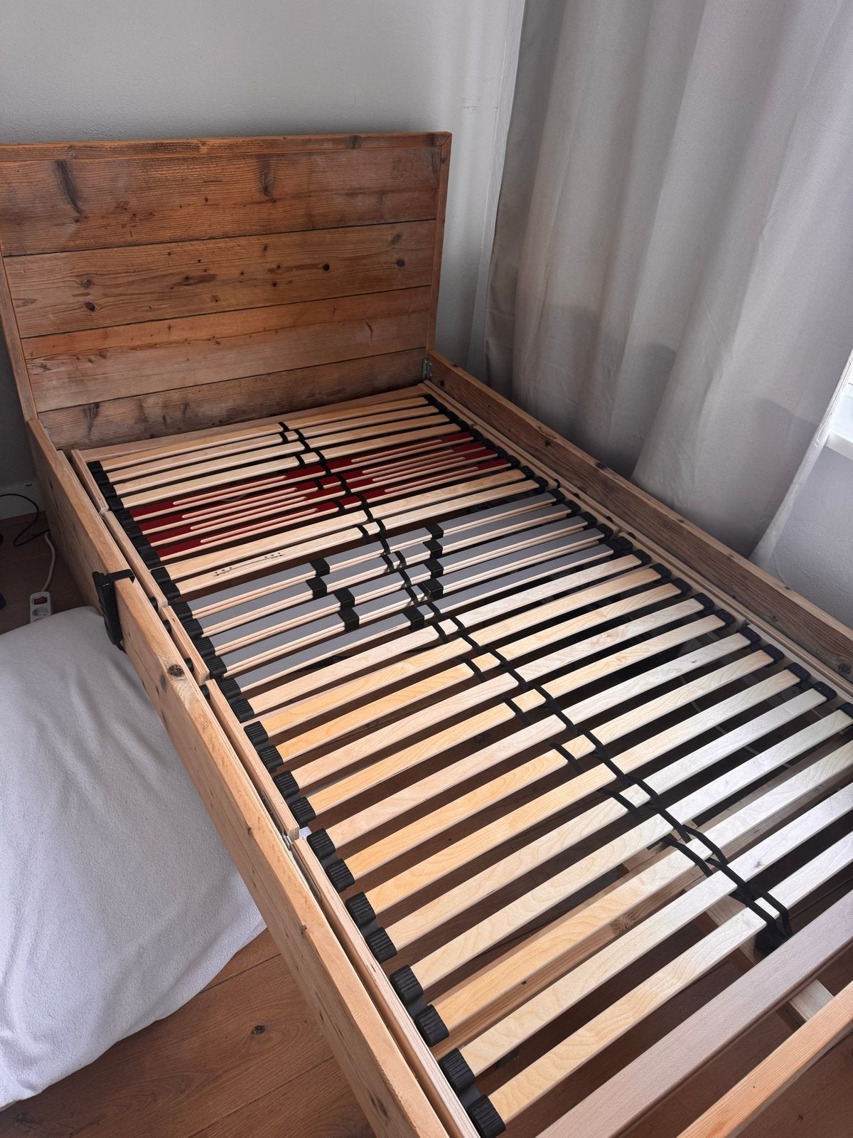 Steigerhouten bedframe 120x200 met elektrische lattenbodem, Ophalen, Overige kleuren, Steigerhout, Twijfelaar