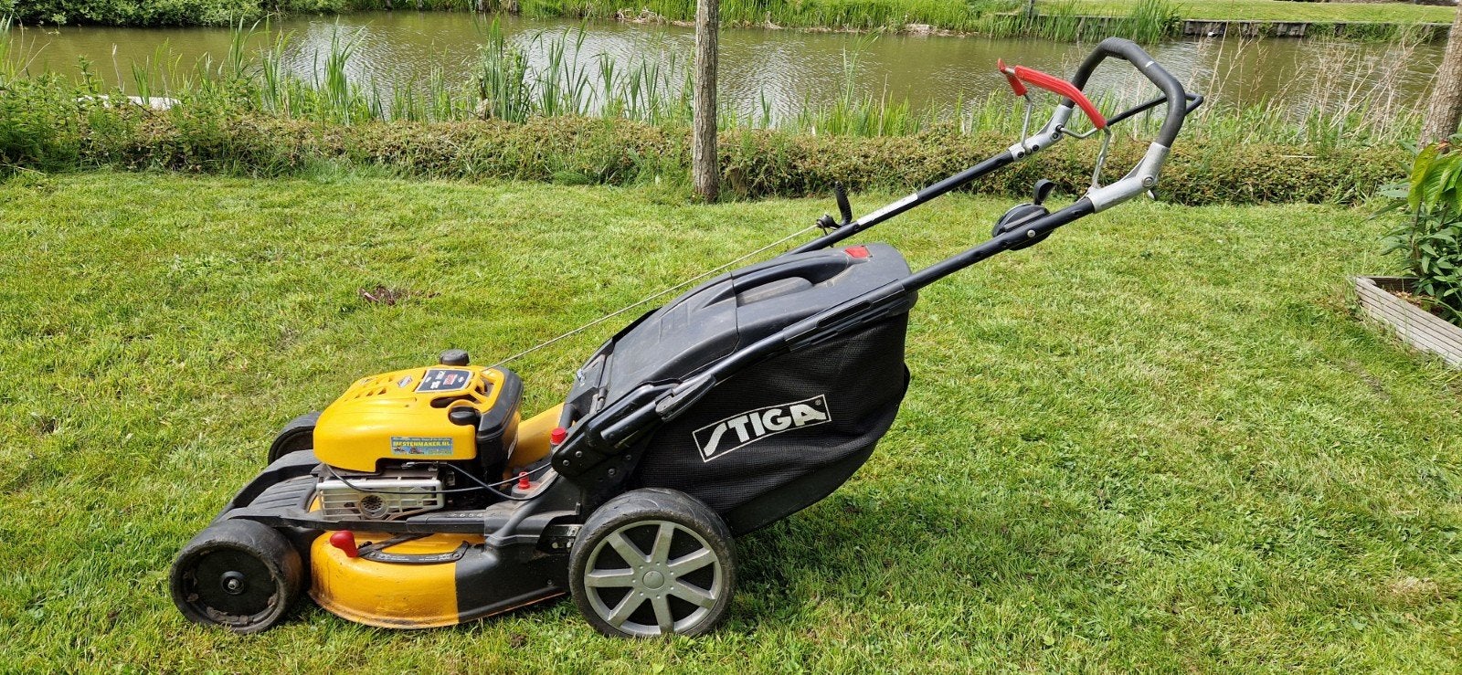 Stiga Benzine Grasmaaier Briggs & Stratton 190cc, Ophalen, Cirkelmaaier, Gebruikt, Stiga