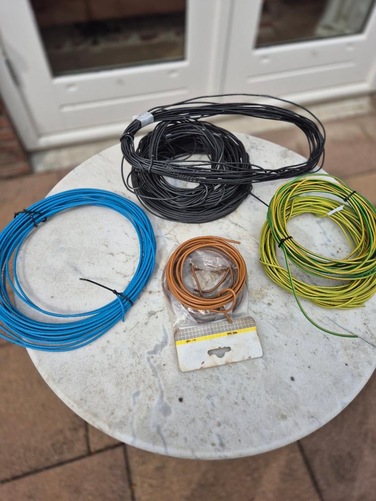 stroomdraad, flex-buis, Doe-het-zelf en Verbouw, Elektra en Kabels, Ophalen, Zo goed als nieuw, Kabel of Snoer