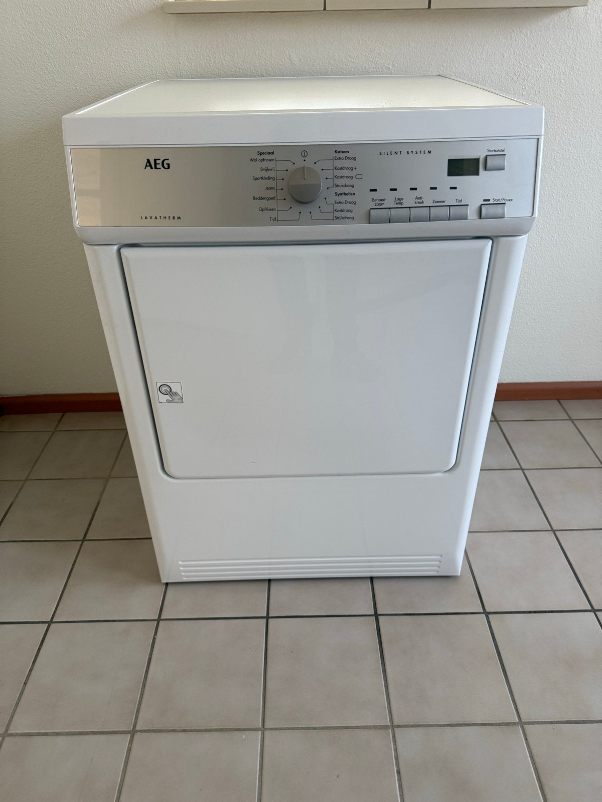 AEG Lavatherm Silent System wasdroger weinig gebruikt, Ophalen, 6 tot 8 kg, Zo goed als nieuw, Voorlader