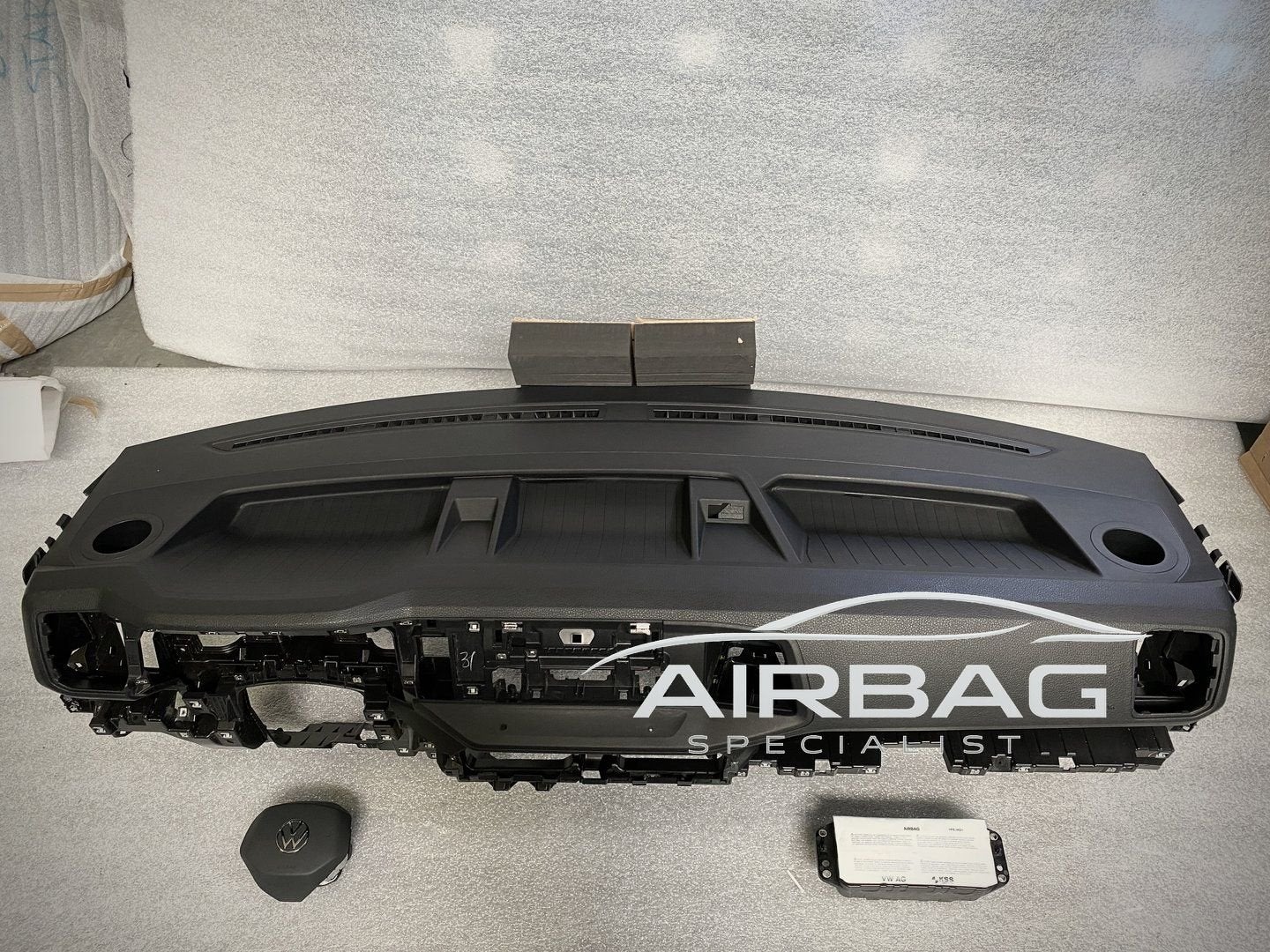 VW Crafter 2024+ dashboard + airbag set stuur airbag passagi, Auto-onderdelen, Ophalen, Gebruikt, -, -