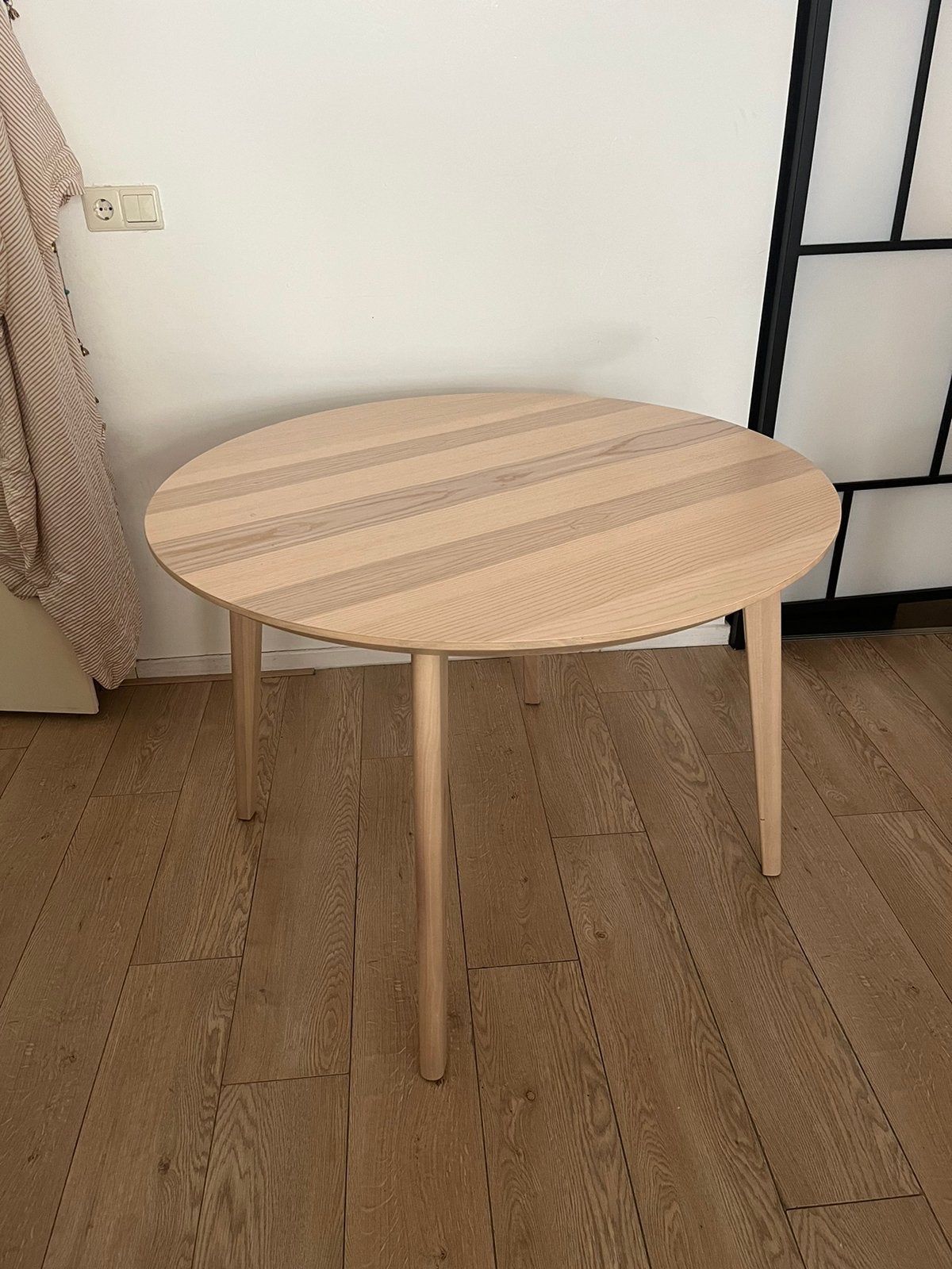 Ikea dining table “Lisabo”, Ophalen, 100 tot 150 cm, Rond, Zo goed als nieuw