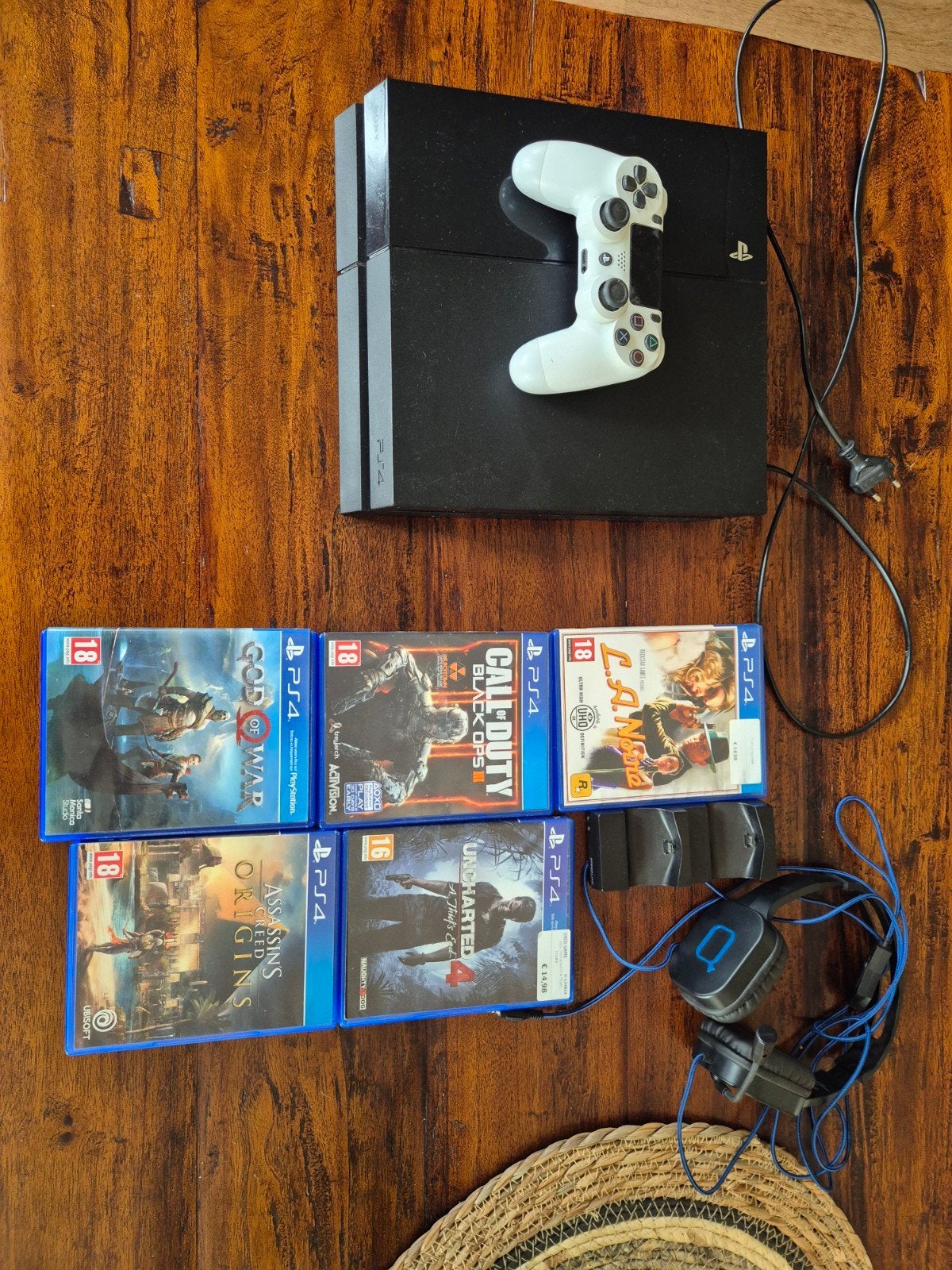 Playstation 4 met 5 spellen en meer, Ophalen, Online, Gebruikt, 1 speler