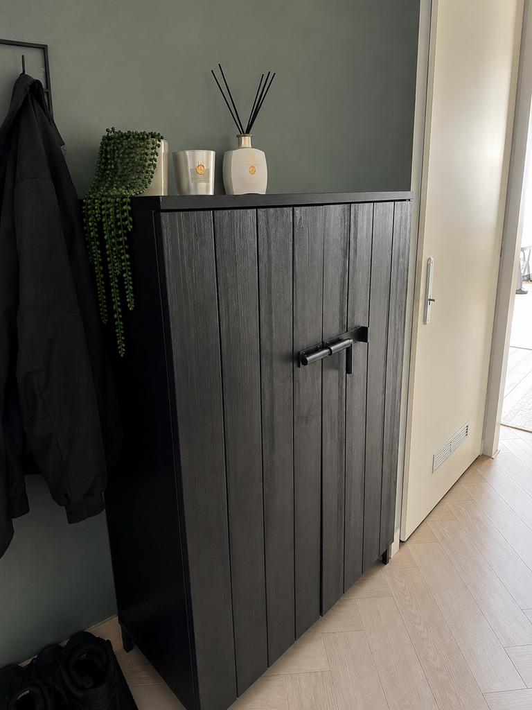 Houten zwarte kast, Ophalen, Zo goed als nieuw