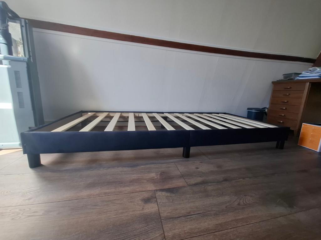 1 persoons bed, Huis en Inrichting, Slaapkamer | Bedden, Eenpersoons, 90 cm, 210 cm, Hout, Ophalen