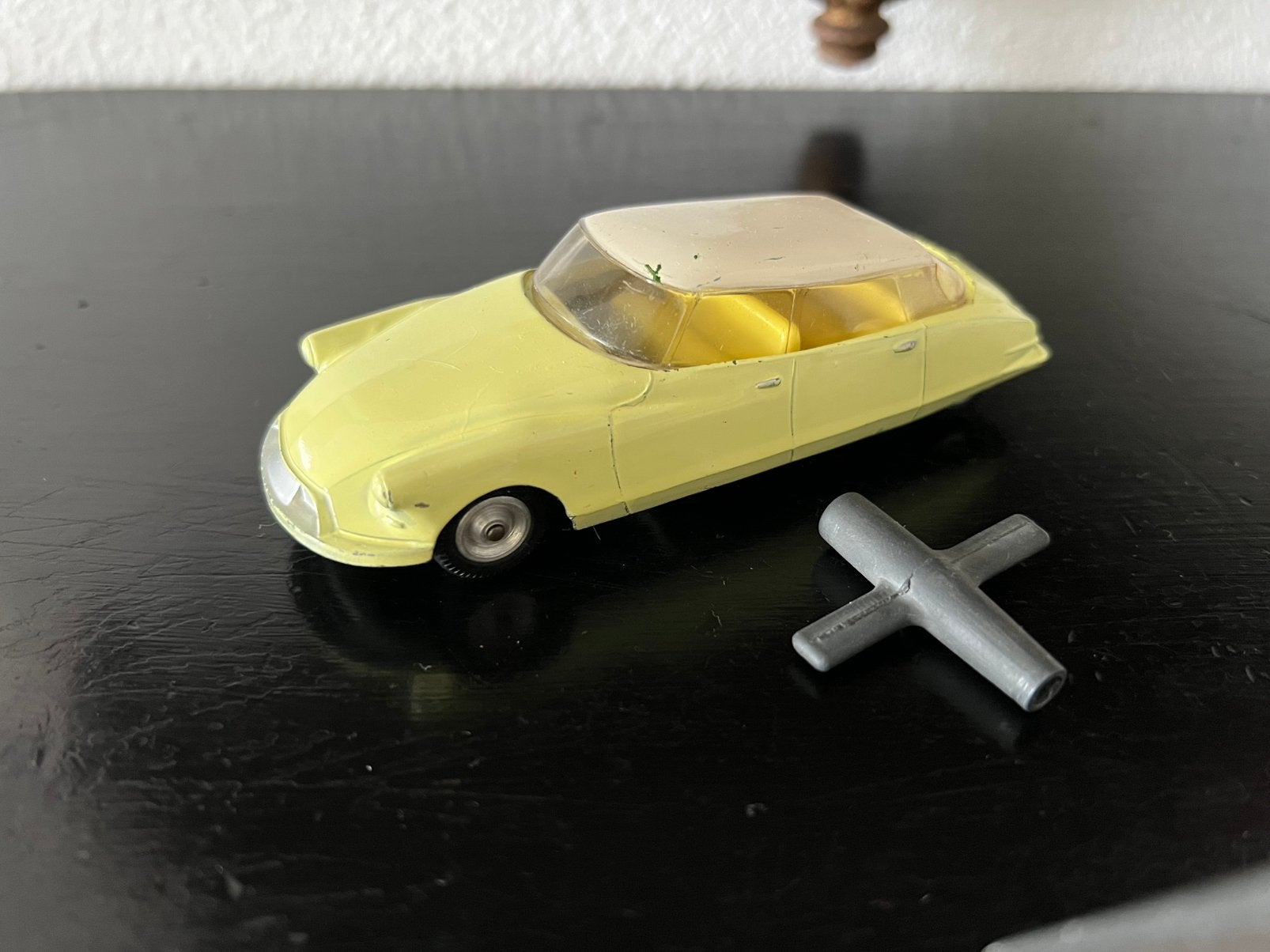 Solido demontable Citroën DS19 1950/60’s, Hobby en Vrije tijd, Modelauto's | 1:43, Verzenden, Zo goed als nieuw, Auto, Solido