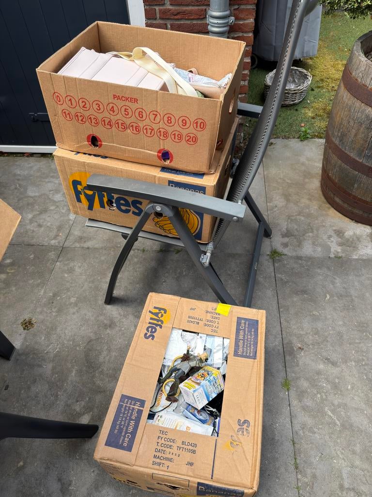 3x dozen vol met rommelmarkt spullen, Ophalen of Verzenden, Gebruikt