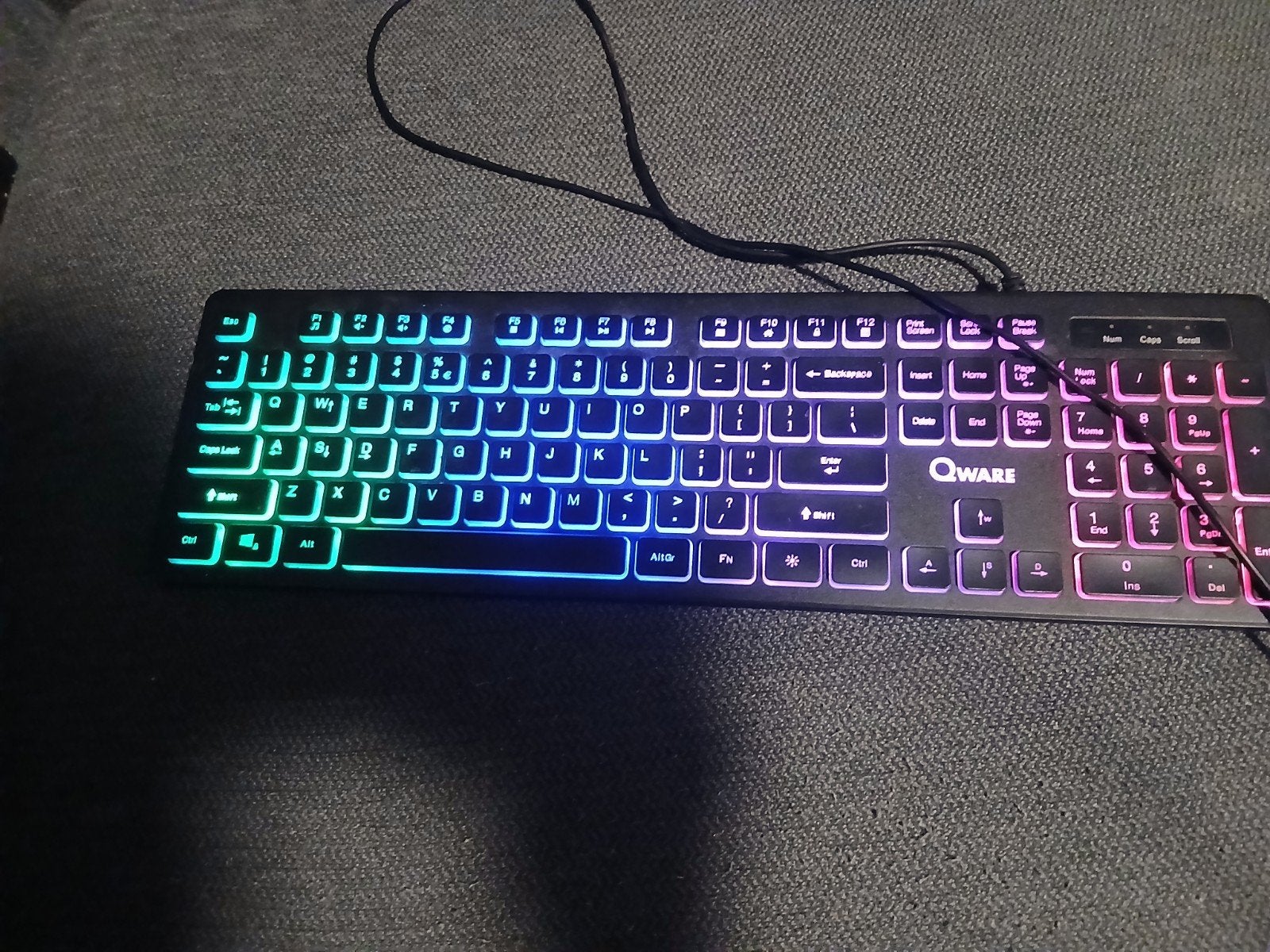 Qware Gaming Toetsenbord met RGB Verlichting, Gebruikt, Verlichte toetsen, Qware, Ophalen of Verzenden