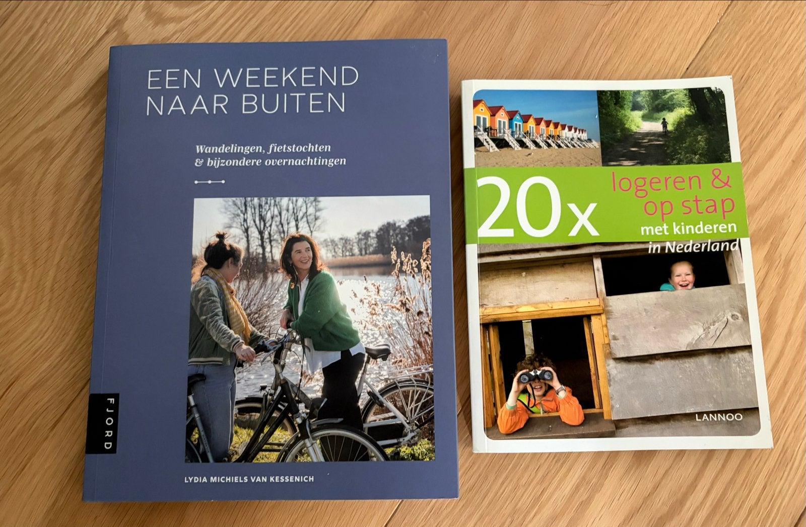 2 boeken : 'Een weekend naar buiten' & '20x logeren, Boeken, Overige merken, Nieuw, Ophalen of Verzenden, Reisgids of -boek