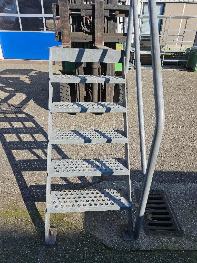 Gegalvaniseerde trap trappen trapjes ( 095 ), Ophalen, Gebruikt, Nb, Nb