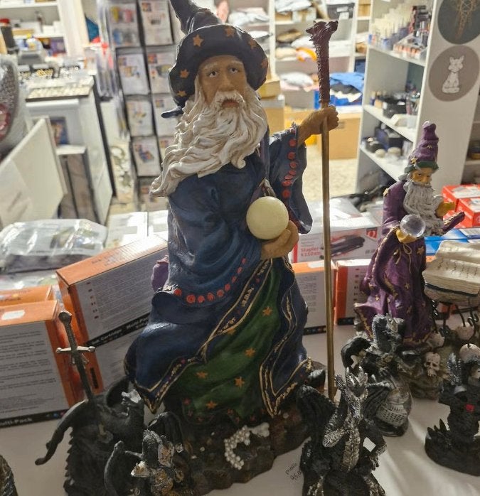 Grote Witte Baard Tovenaar Beeld met Kristallen Bol, Ophalen of Verzenden, Nieuw, Dier