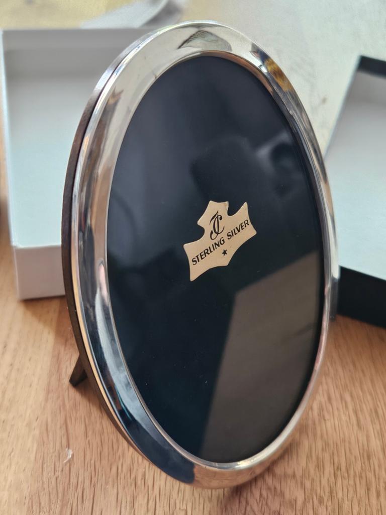 Ovale Sterling Zilveren Fotolijst met Houten Standaard, Antiek en Kunst, Ophalen of Verzenden