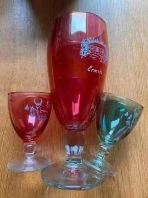 3 gekleurde glaasjes Ermelo ( de heuvels) vintage, Verzamelen, Ophalen of Verzenden, Zo goed als nieuw, Bierglas