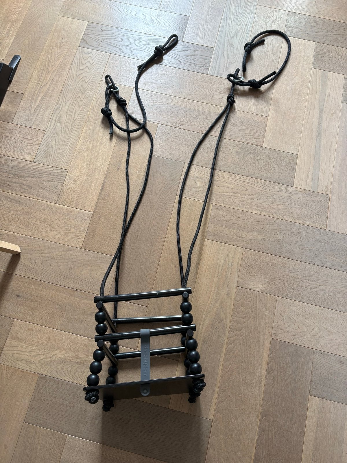Done by Deer Schommel - Zwart, Ophalen of Verzenden, Gebruikt, Overige typen