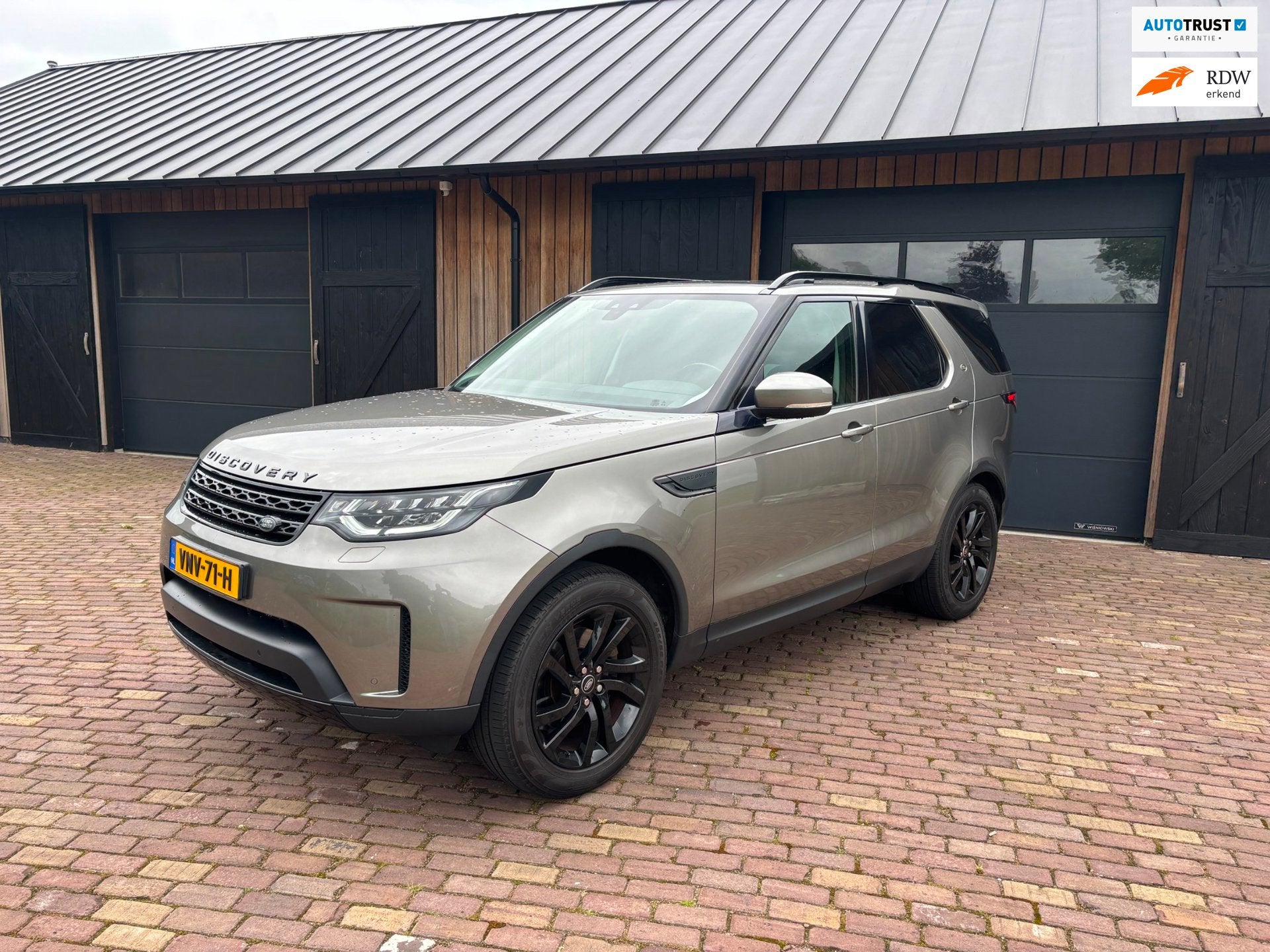 Land Rover Discovery 3.0 Td6 HSE Luxury,GRIJS KENTEKEN EURO, Dealer onderhouden, 2993 cc, 259 pk, Bedrijf