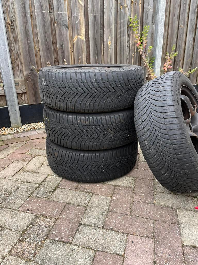 MOET WEG! TEAB! All season banden met velg en wieldoppen, Auto-onderdelen, Banden en Velgen, Ophalen, 16 inch, Banden en Velgen