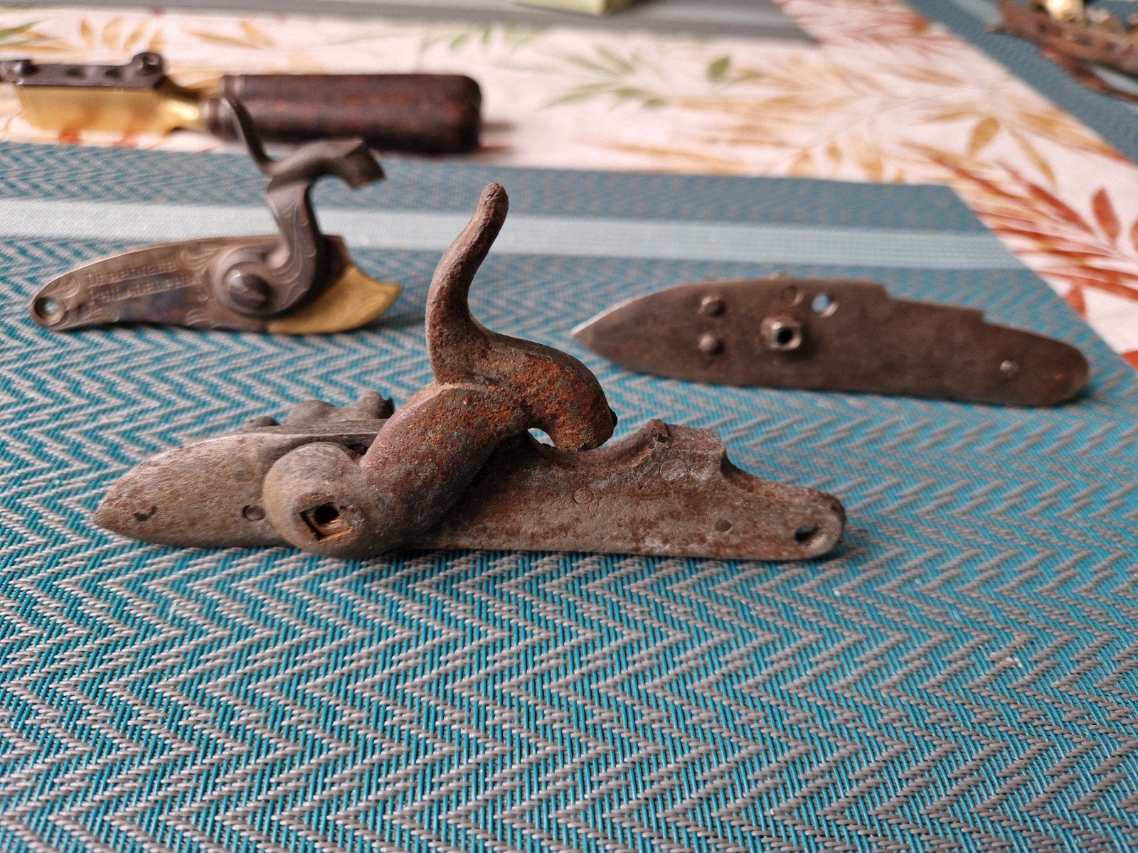 3 pistool sloten., Ophalen of Verzenden, Landmacht, Overige gebieden