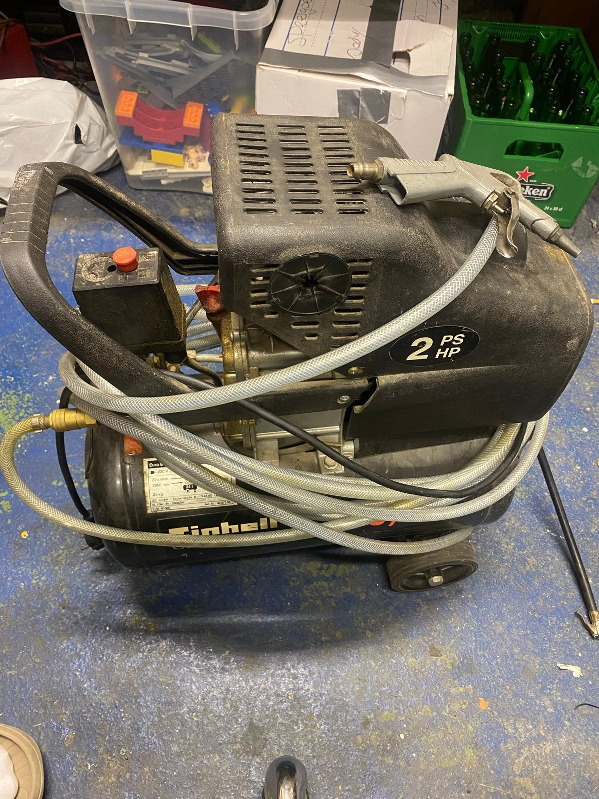 Einhell Global EURO 8/24 Compressor - 2 PK, 24L Tank, Doe-het-zelf en Verbouw, Ophalen, Gebruikt, 6 tot 10 bar, Minder dan 200 liter/min