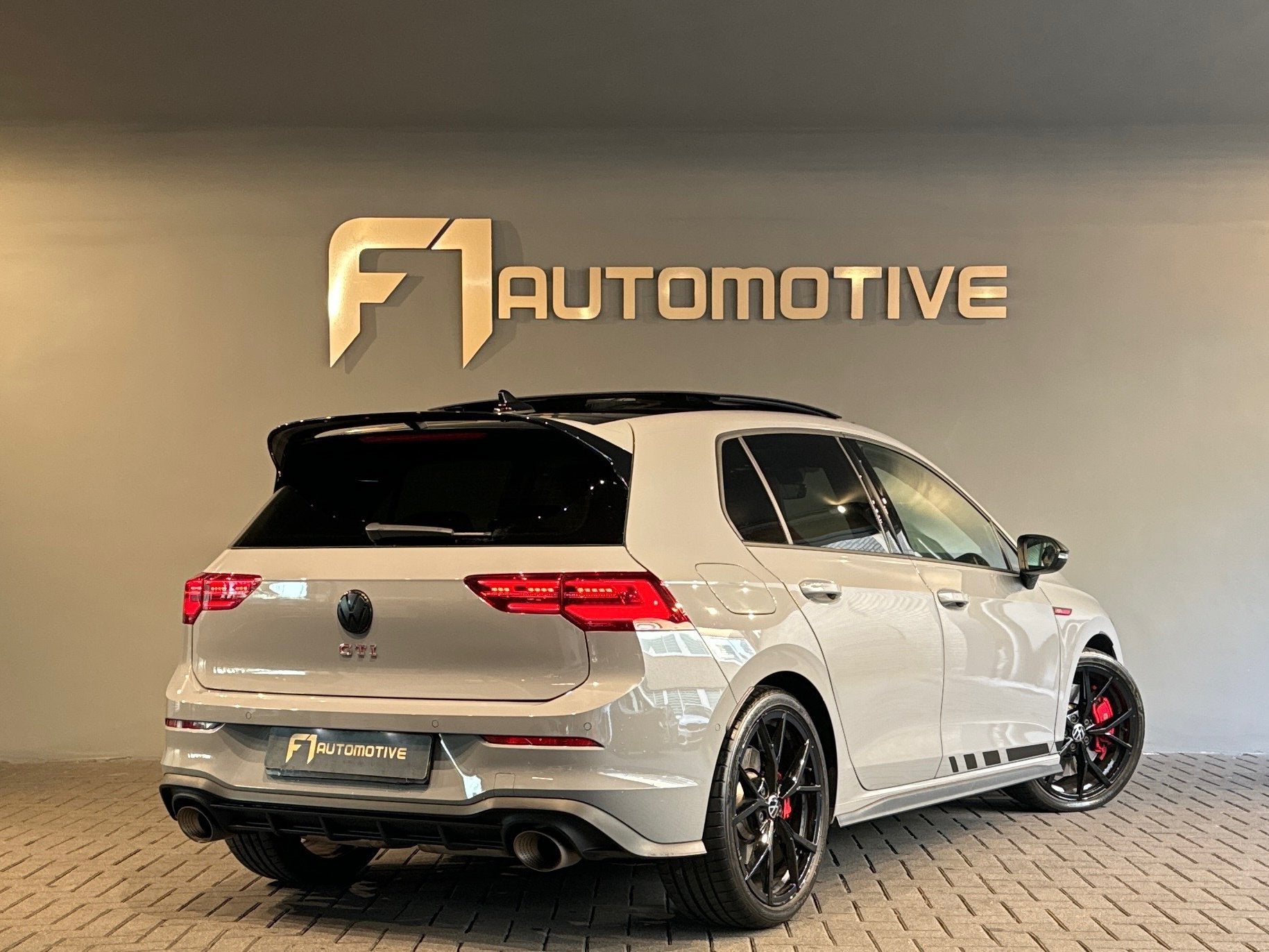 Volkswagen GOLF 2.0 TSI GTI Clubsport Pano|Akrapovic|HuD|H/K, Gebruikt, 4 cilinders, 1984 cc, Leder