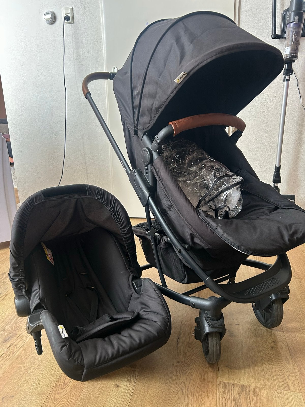 Hauck Combiwagen met autostoeltje - Zwart, Kinderen en Baby's, Kinderwagens en Combinaties, Overige merken, Gebruikt, Ophalen of Verzenden
