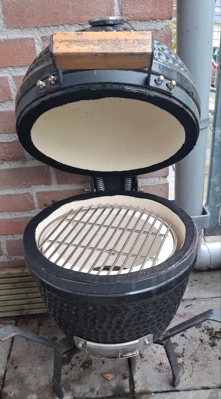 Compacte Kamado BBQ - Perfect voor Balkon of Kleine Tuin, Ophalen of Verzenden, Zo goed als nieuw, Onbekend