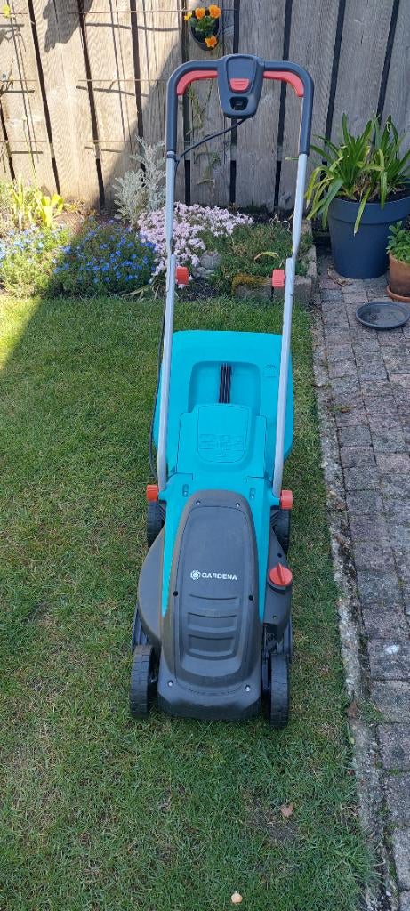 Grasmaaier  electrisch gardena, Tuin en Terras, Grasmaaiers, Ophalen, Gebruikt, Elektrische grasmaaier, Opvangbak