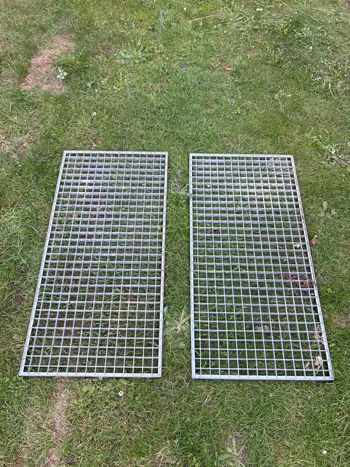 Metalen roosters (2 stuks) - Voor diverse toepassingen, Ophalen